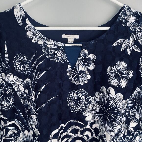 Est. 1946 Women's Short Sleeve Blouse Size 26W/28W Navy Blue Floral Overlay - Picture 11 of 16